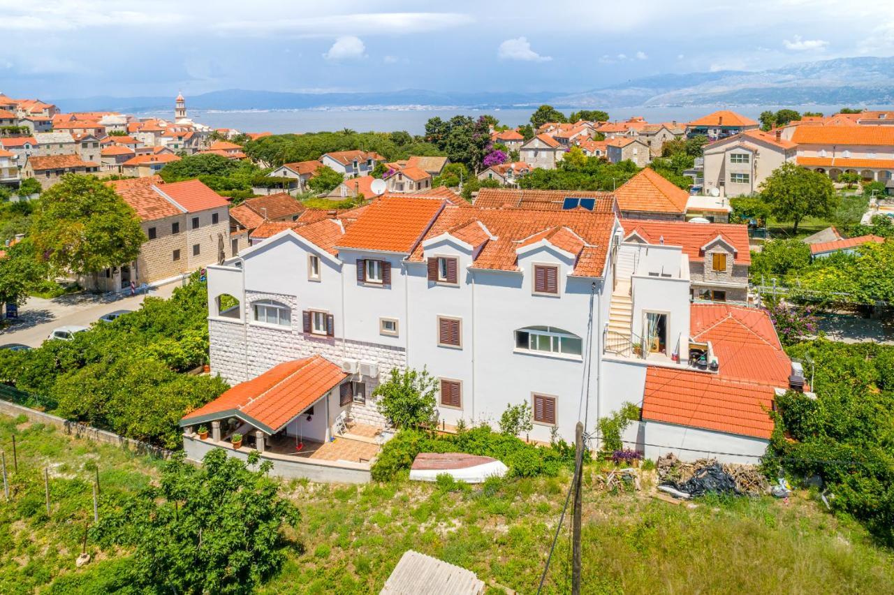 Villa Dinka Sutivan Bagian luar foto