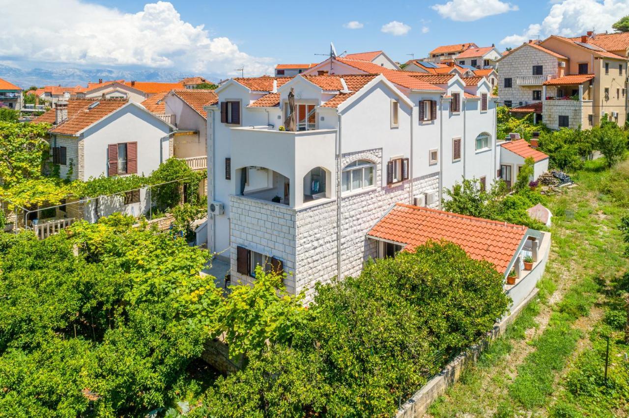 Villa Dinka Sutivan Bagian luar foto
